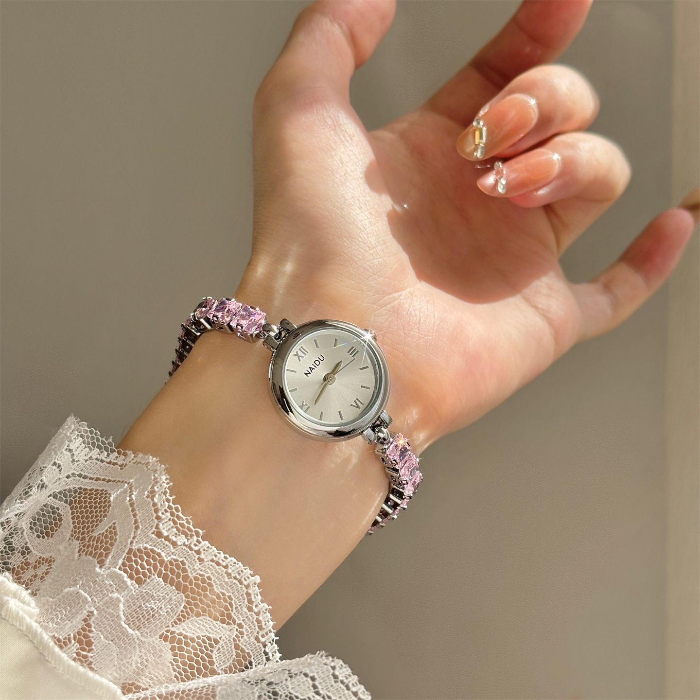 New Fashion Diamond-encrusted  – обзор и цена Luxury Watch Levels