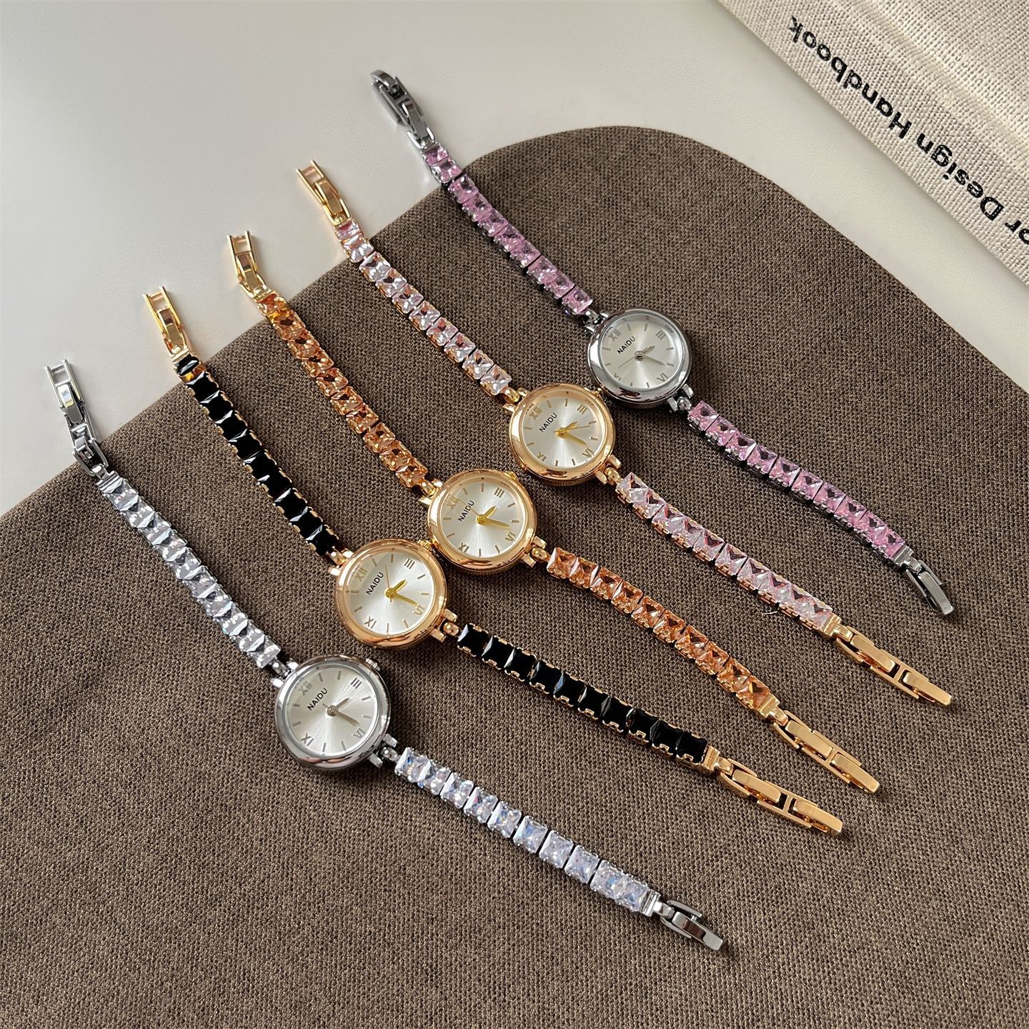 New Fashion Diamond-encrusted  – обзор и цена Luxury Watch Levels
