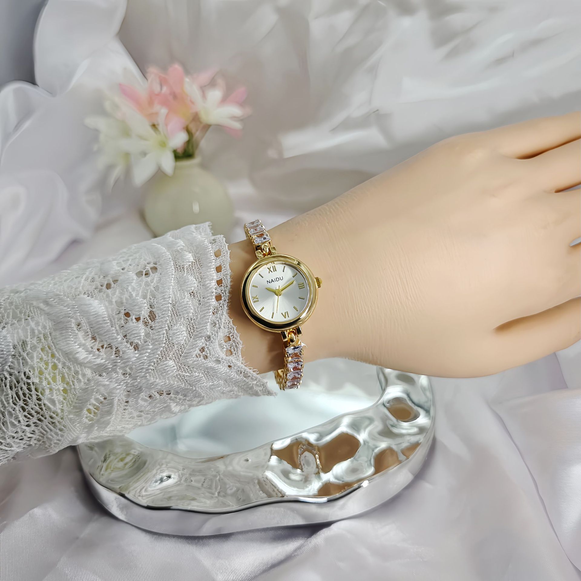 New Fashion Diamond-encrusted  – обзор и цена Luxury Watch Levels